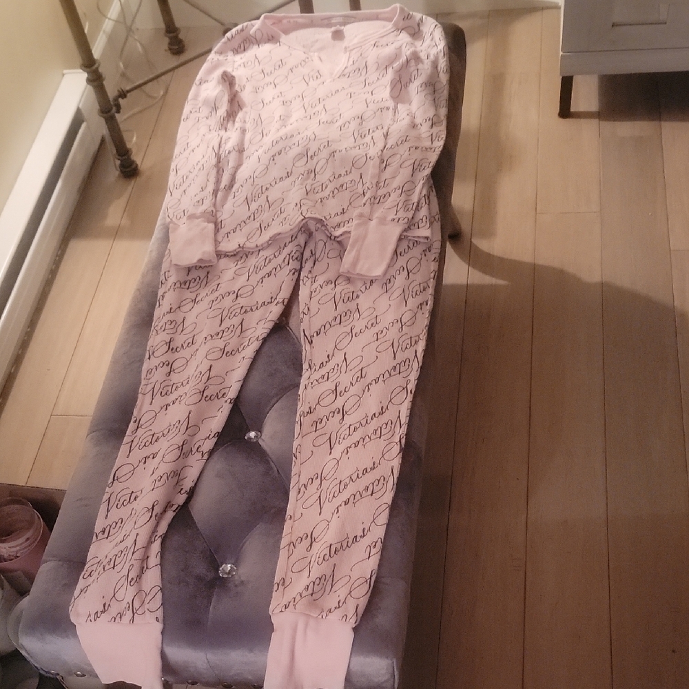 Victoria's Secret Pink And Black Ribbed Fabric. PJs/long Underwear. XS.